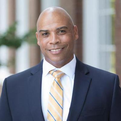 Headshot image for Hise Gibson