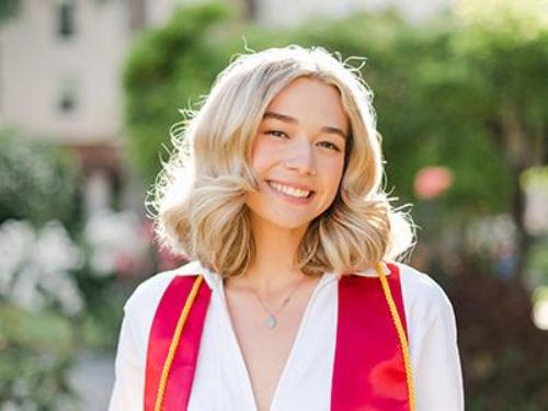 Isha Vial '23 image link to story