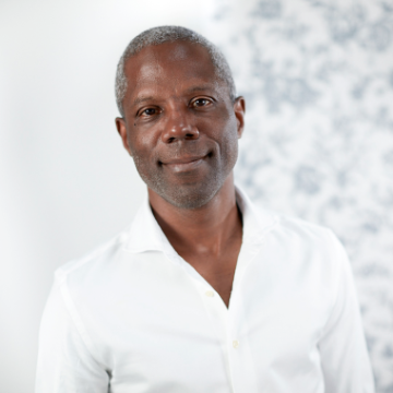 Headshot of male artist