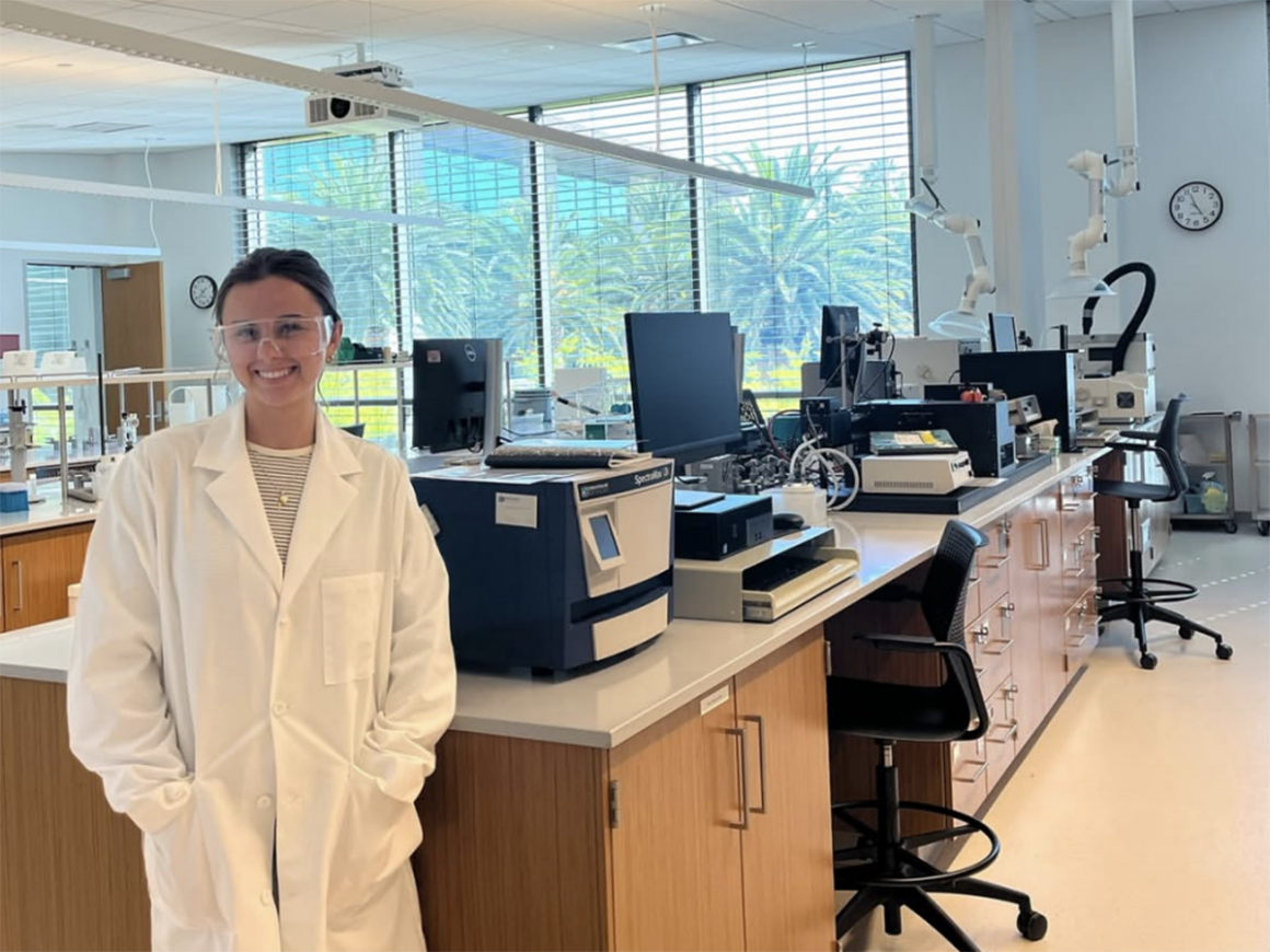 Bella Matusich in lab