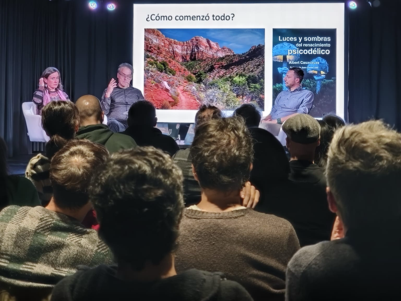 Alberto Ribas-Casasayas presenting in his hometown of Barcelona.