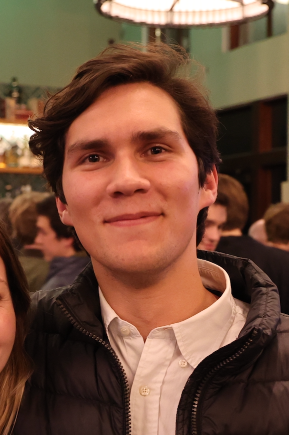 Tavi De Leon image link to story