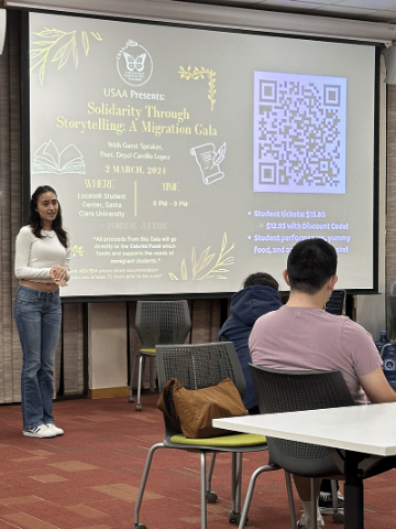 Paulina Ursua Garcia giving a presentation