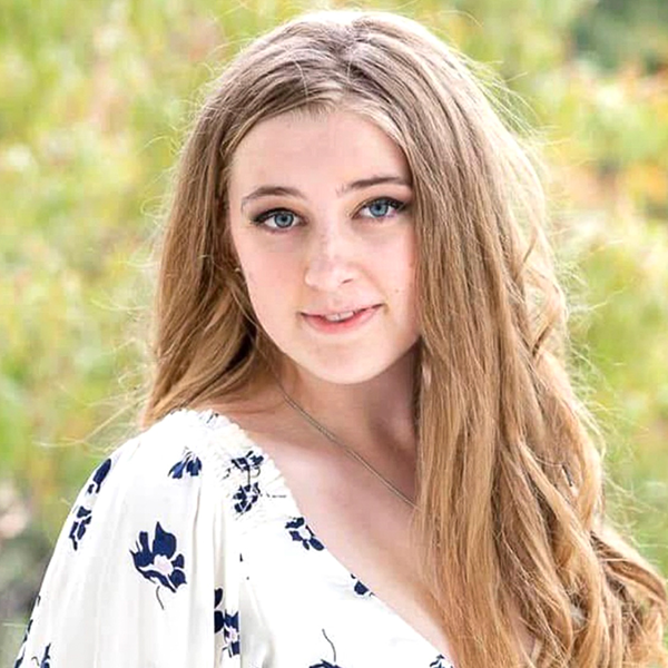 Brooke McFarlane headshot