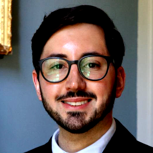Héctor Linares headshot