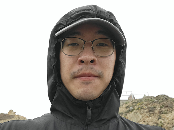 Elliot Lee headshot