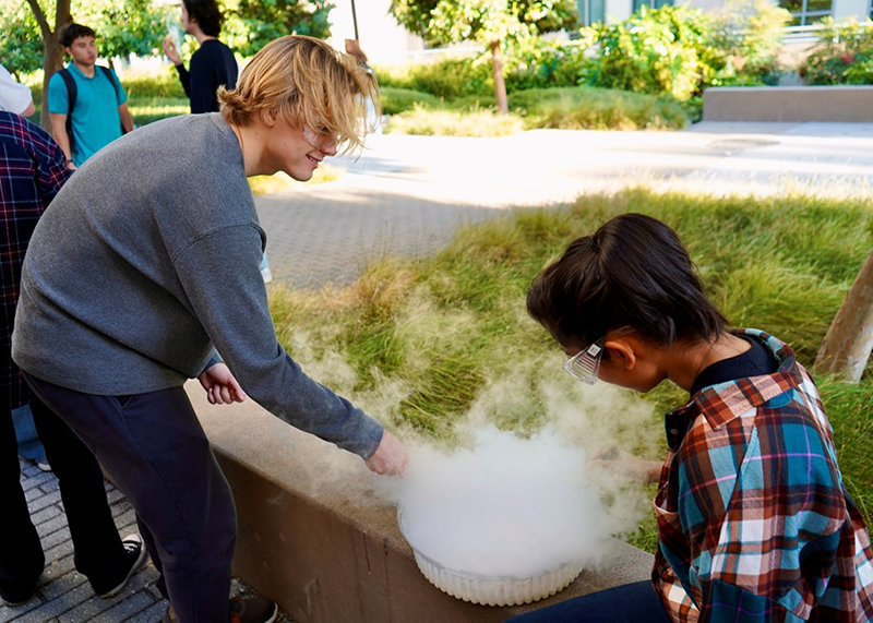 Andrew Cates ’26 (Physics) and Renee Chapla ’26 (Engineering Physics)