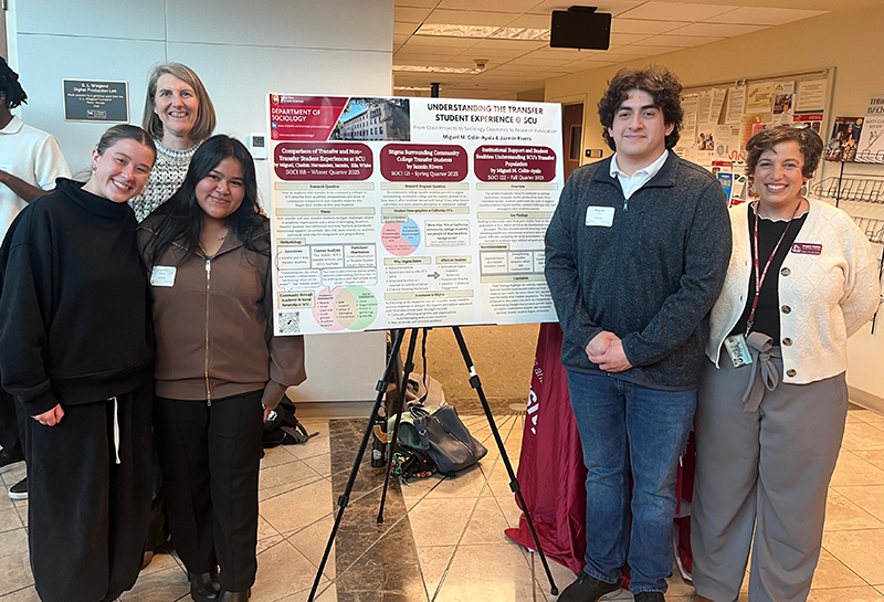 Miguel Colin-Ayala and Jazmin Rivera present their research at the College of Arts and Sciences Showcase (with Ella White, Laura Nichols, and Maggie Hunter)
