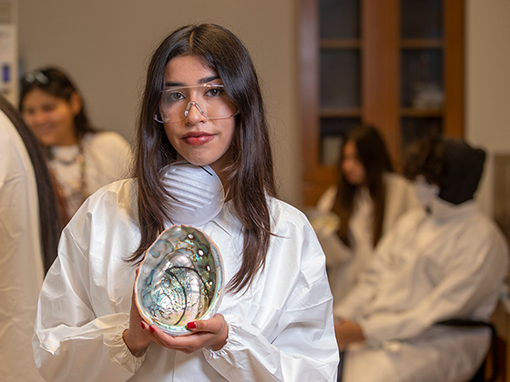 Isabella Gomez image link to story