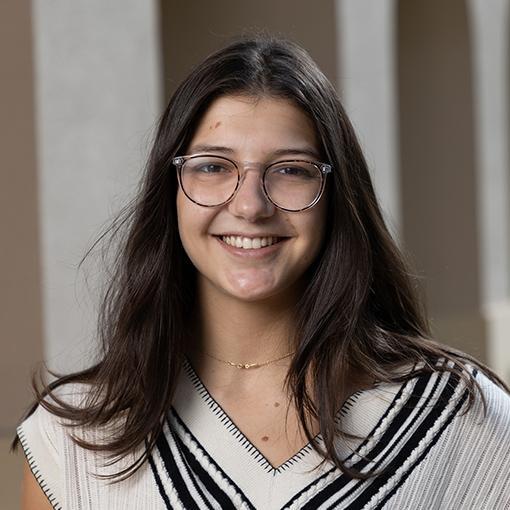 Natalie Henriquez headshot