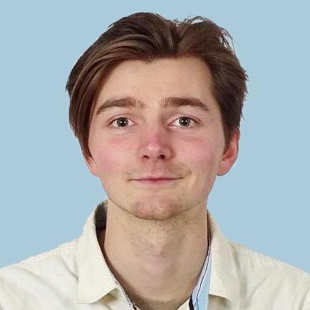 headshot of Lee Harold image link to story
