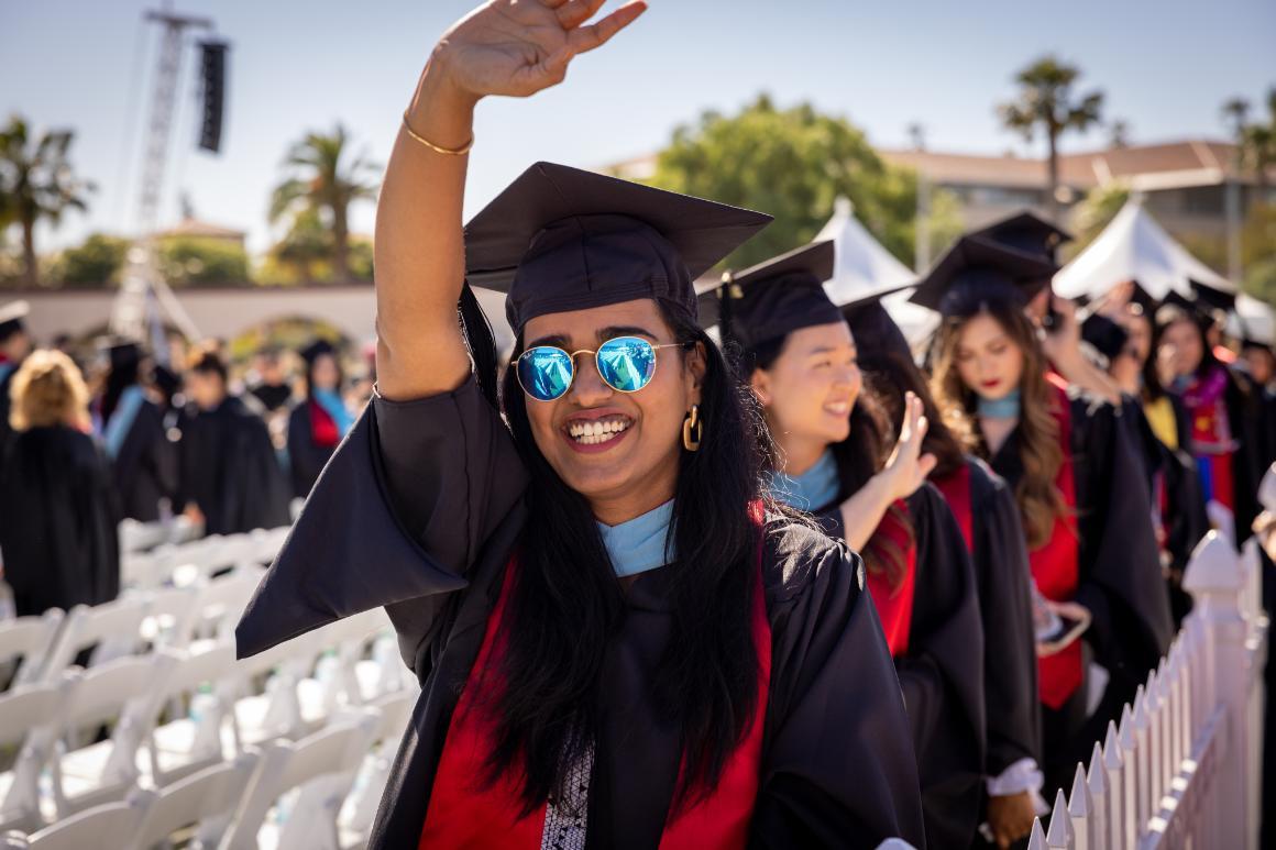 Alumni at the graduation ceremony 