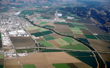 Aerial view of Pajaro, CA. Photo by Robert Campbell, CC BY-SA 3.0 , via Wikimedia Commons.