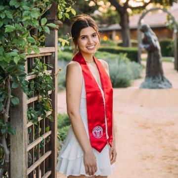 2022 Graduate Adele Velastegui