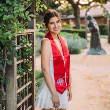 2022 Graduate Adele Velastegui