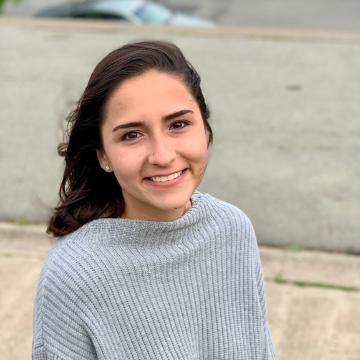 Laura Darza '23