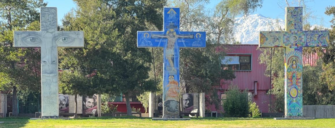 Chile Banner crosses at Hogar De Cristo