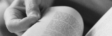 Persons hand pinching the skin on their knee. image link to story