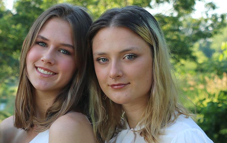 Photo of Santa Clara University freshman Grace Yonkers-Talz '24, left, and sister Sophie Yonkers-Talz '23. 