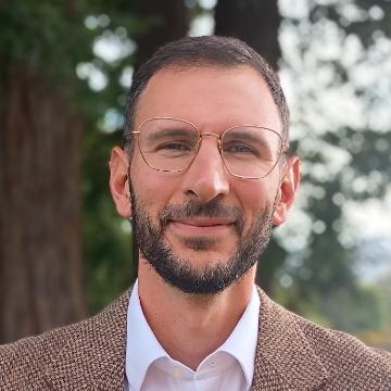 Headshot of profesor James Nati