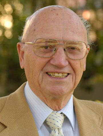 W.M. Keck Foundation Professor of Economics Mario Belotti Head Shot image link to story