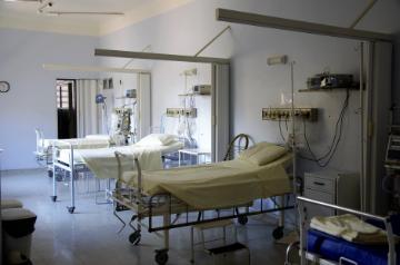 Image of an empty hospital beds