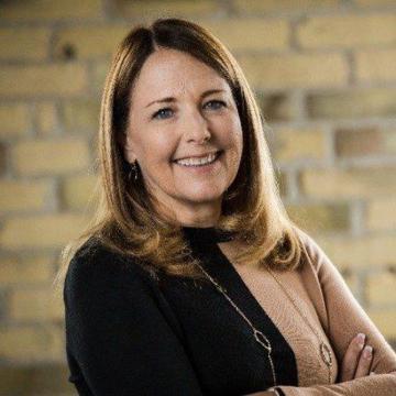 Alumna Cheryl Ainoa image link to story