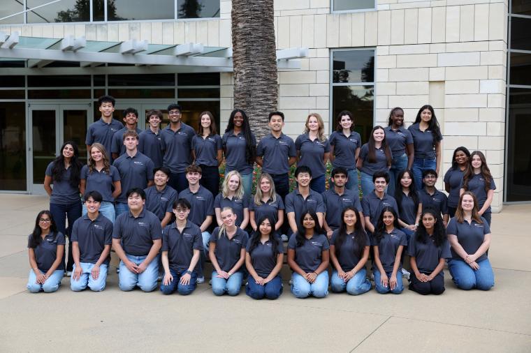 peer advisors group photo