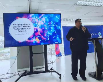 Photo of Nelson Guillen Presenting about Emerging Trends