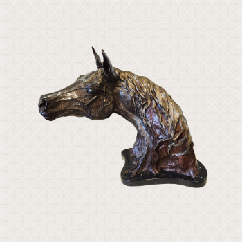 A statue of a horse's neck and head.