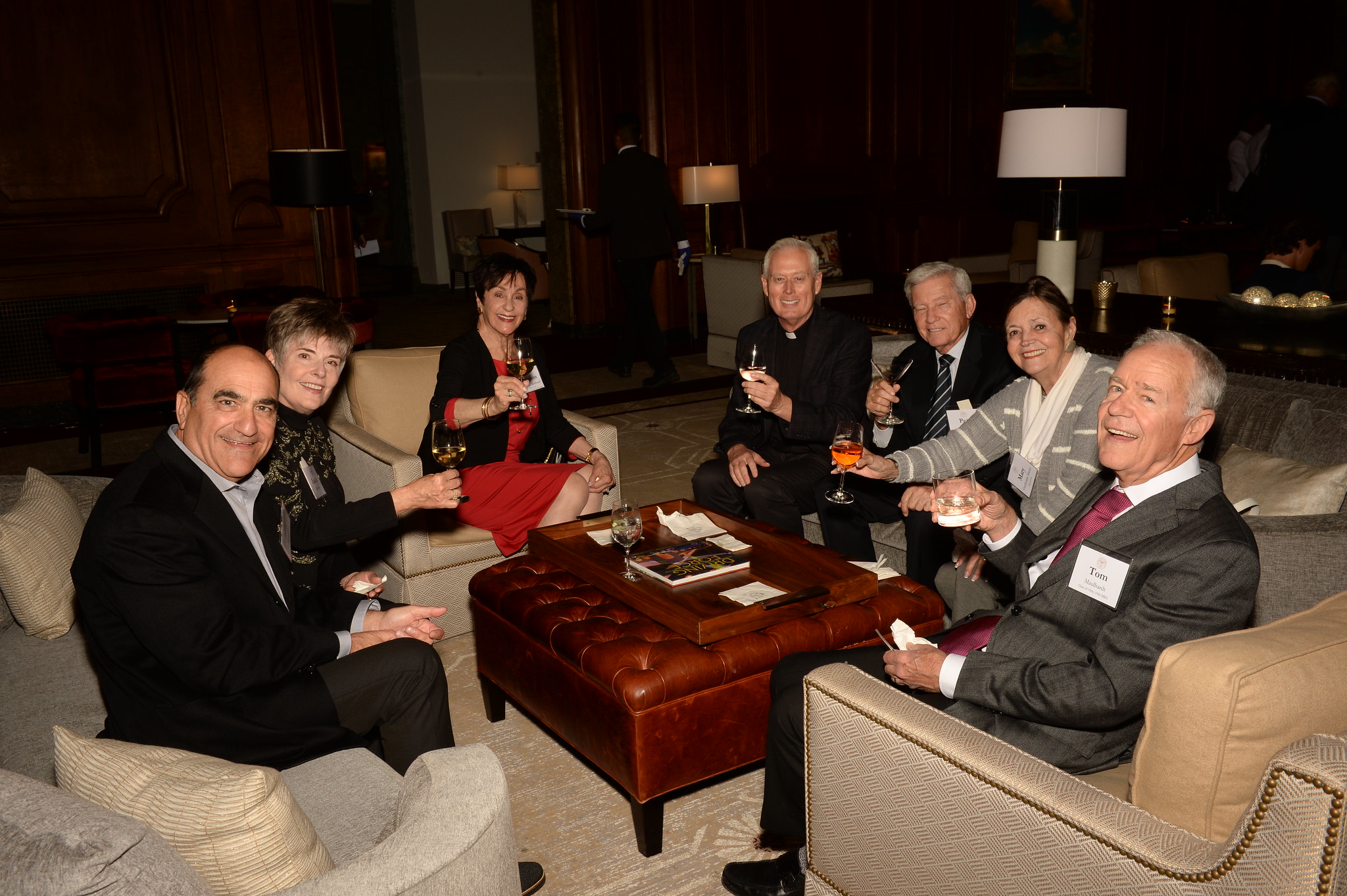 Formal Los Angeles Alumni Community cheers
