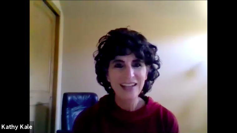 Kathy Kale introduces incoming students to the Alumni Association