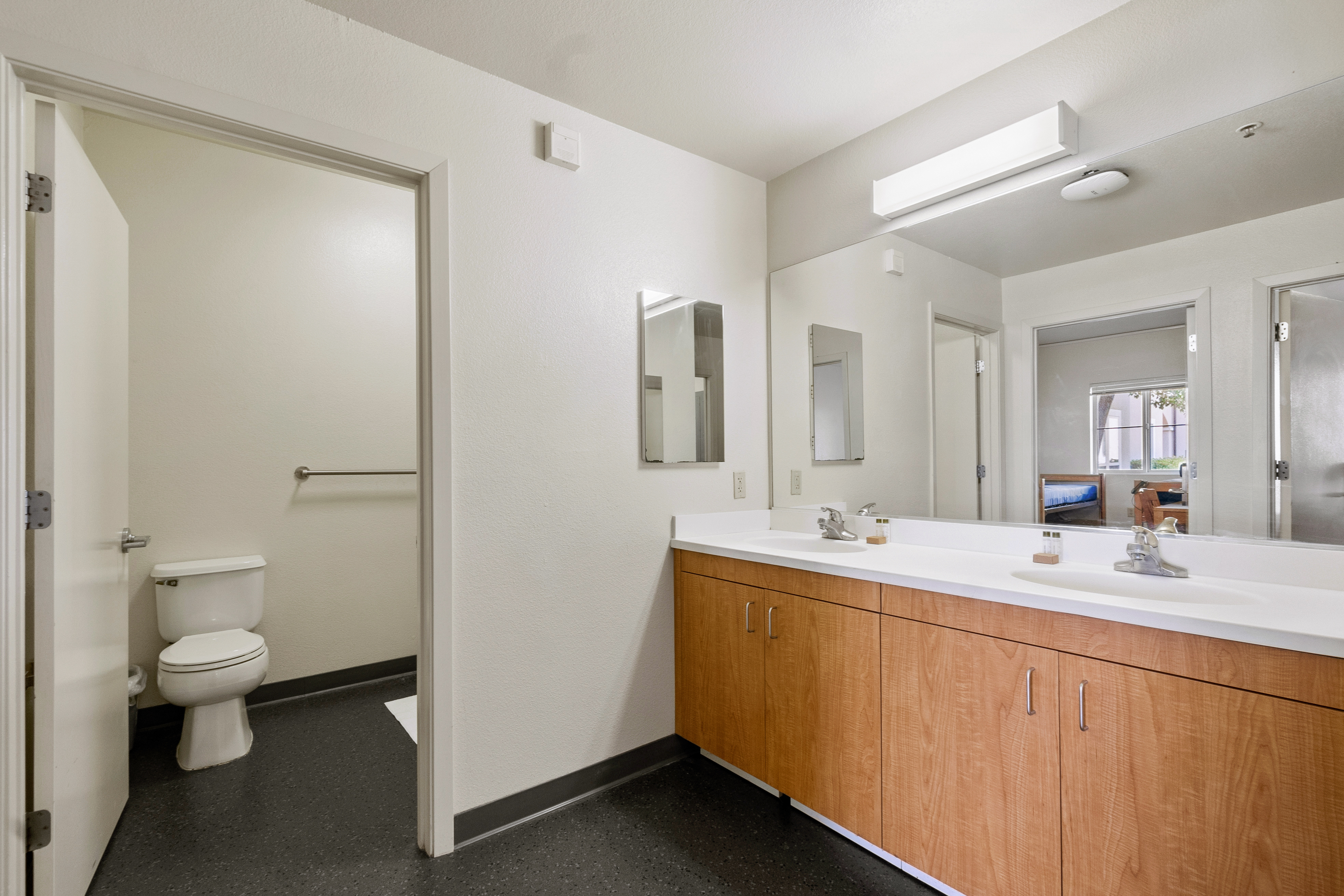Sobrato Sink & Bathroom