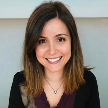 Cristina Cismas Florea headshot square