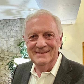 Square headshot of Ernest Giachetti