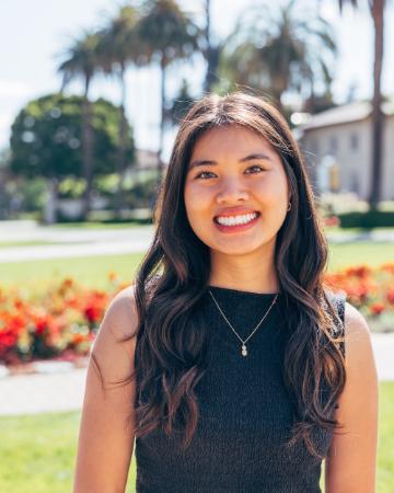 Jasmine Vu '26, a chemistry major