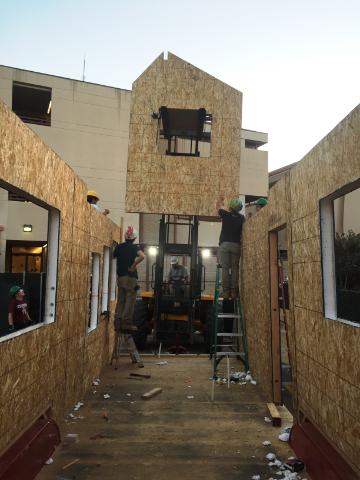 SCUs Tiny House takes shape as undergraduate teammates install the SIPs