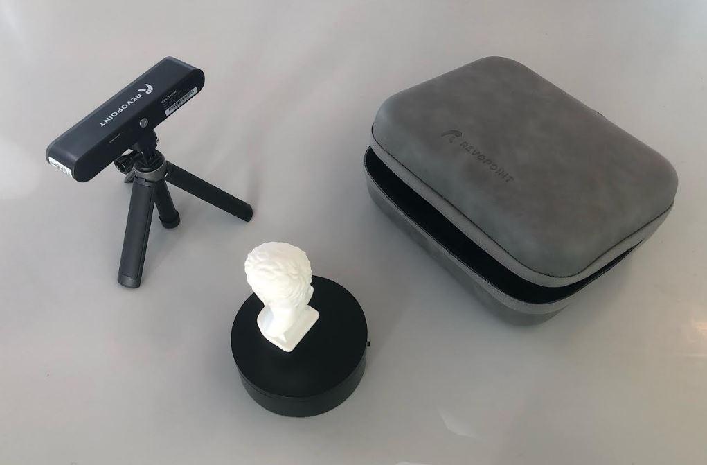 3D scanner with case and model to scan