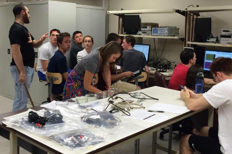 Students in a mechanical engineering lab