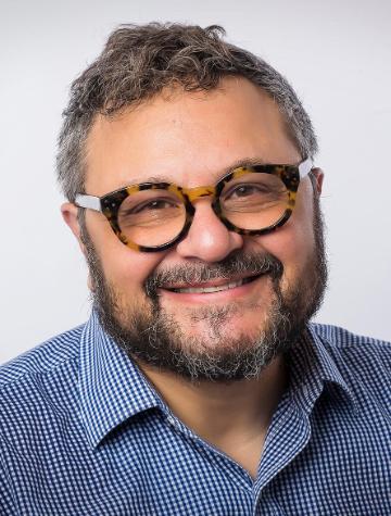 Professor of Management Michael Santoro image link to story